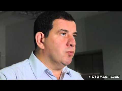 ახმეტელის თეატრის მსახიობების აქცია თბილისის მერიასთან