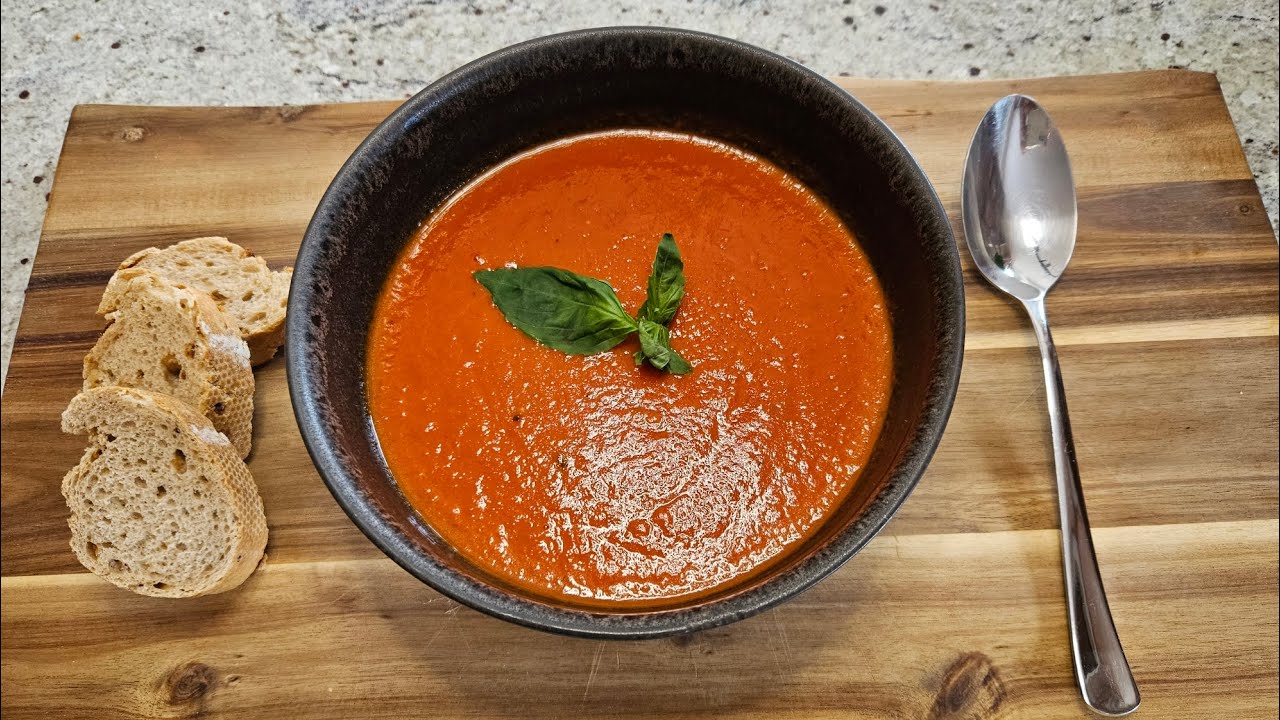 Cremige Tomatensuppe mit Ingwer 🍅🫚 | شوربة الطماطة الكريمية بالزنجبيل ...