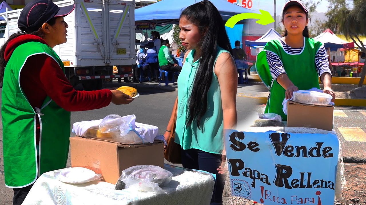 Se avergonzaba de su madre por vender papa rellena sin imaginar que llebaria la misma vida