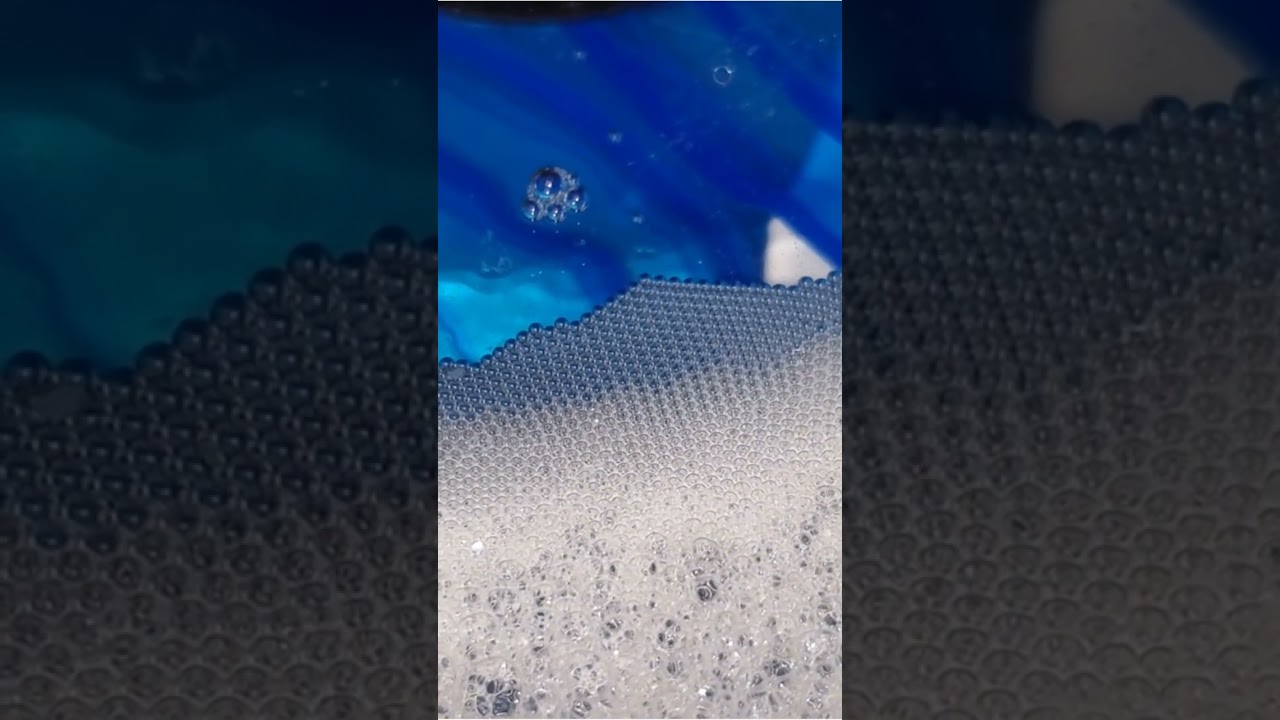 Satisfying bubbles flowing and stacking! 