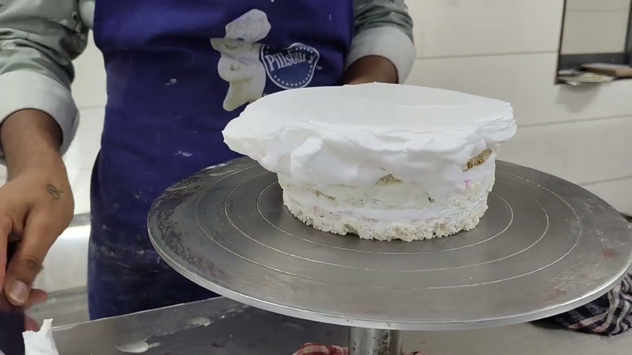 Aaj humne 500 g cake 🎂 garnishing karke dikhaya 