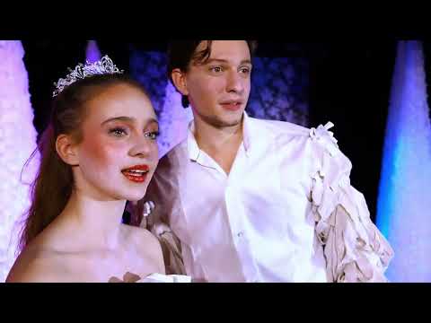 SARAH C - SOM AKÁ SOM ( Official Music Video) titulná pieseň z muzikálu Takmer pyšná princezná