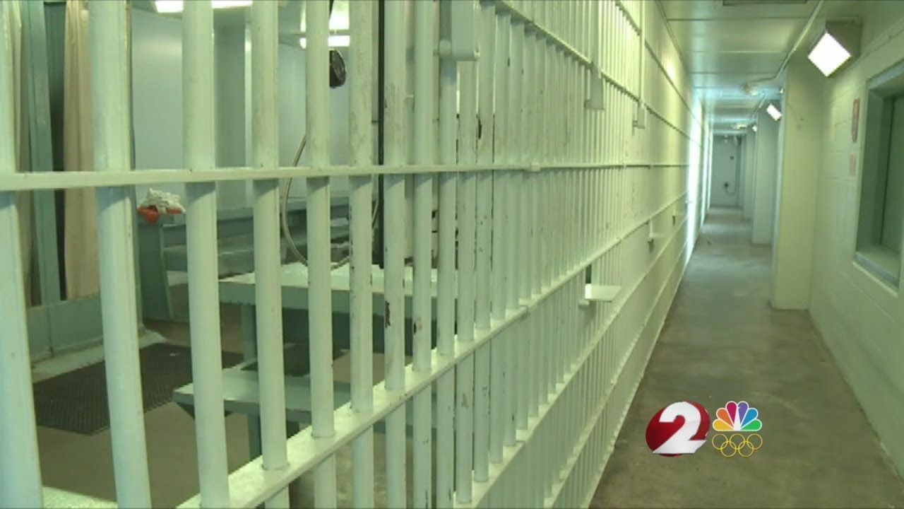 Mandatory jail or rehab for drug offenders