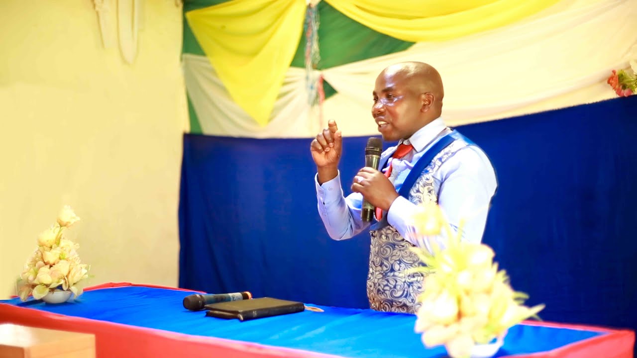 UMUKIRANUTSI NTAHORA MUMIBABARO GUSA by Rev; SEMAGERI Gaspard