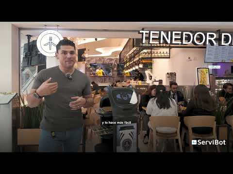 Robot ServiBot en Tenedor del Cielo, CDMX