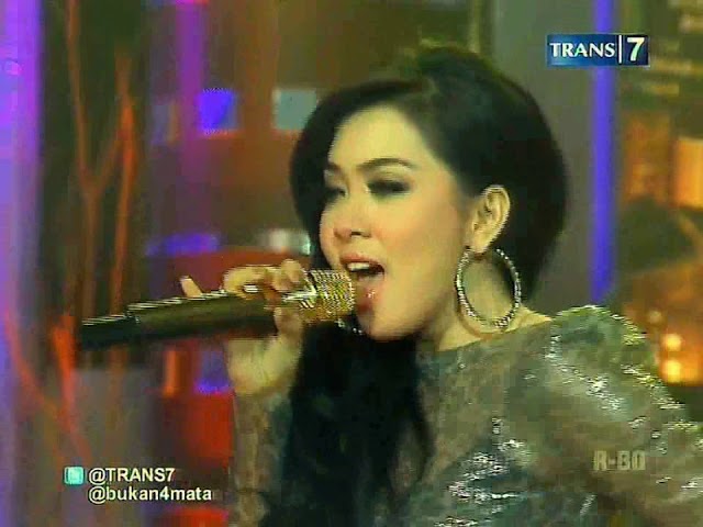 Syahrini - Sesuatu @trans7_bem ©2012 class=