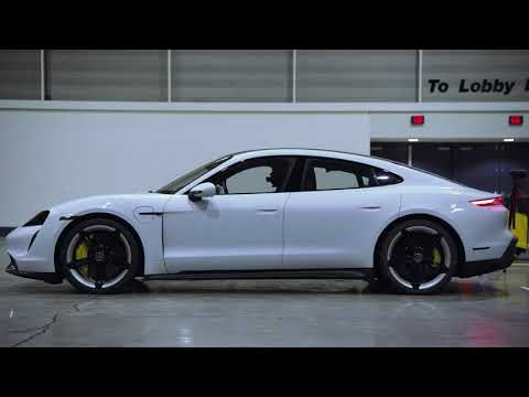 Рекорд скорости Porsche Taycan Turbo S в закрытом помещении — официальный ролик - Рекорд скорости Porsche Taycan Turbo S в закрытом помещении — официальный ролик