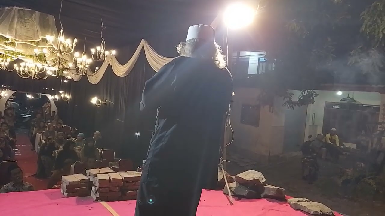 Si rambut api senior pencak silat