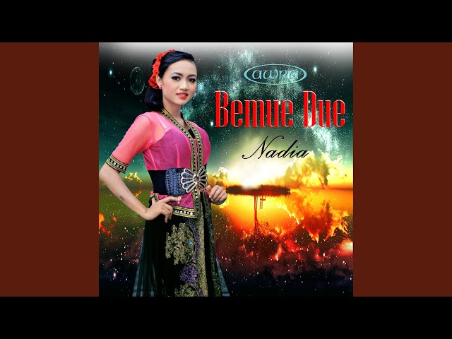 Bemue Due (feat. Debby) class=