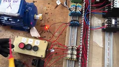 Arranque e inversión de giro de motor trifásico con relé térmico