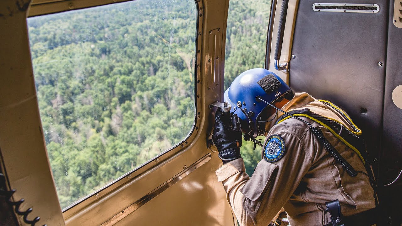 Policja patroluje z powietrza polsko-białoruską granicę