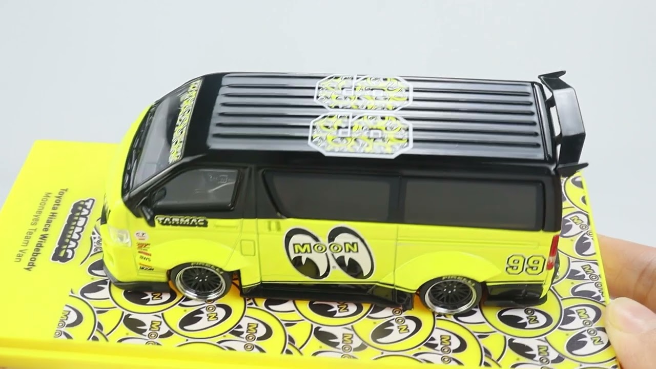 Tarmac Works 1:43 Toyota Hiace Widebody Mooneyes Team Van - YouTube