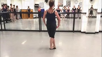 Ballet Jumps: Glissade - Assemblé En Dehors & En Dedans (advanced level)