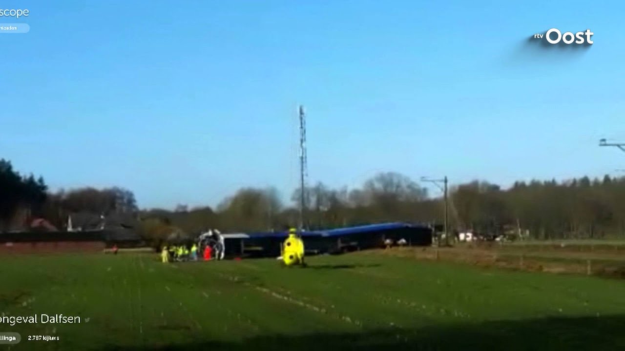 Ernstig ongeval met trein bij Dalfsen, ontspoord treinstel in het weiland, een dode
