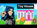 Playing in a Roblox TOY House!