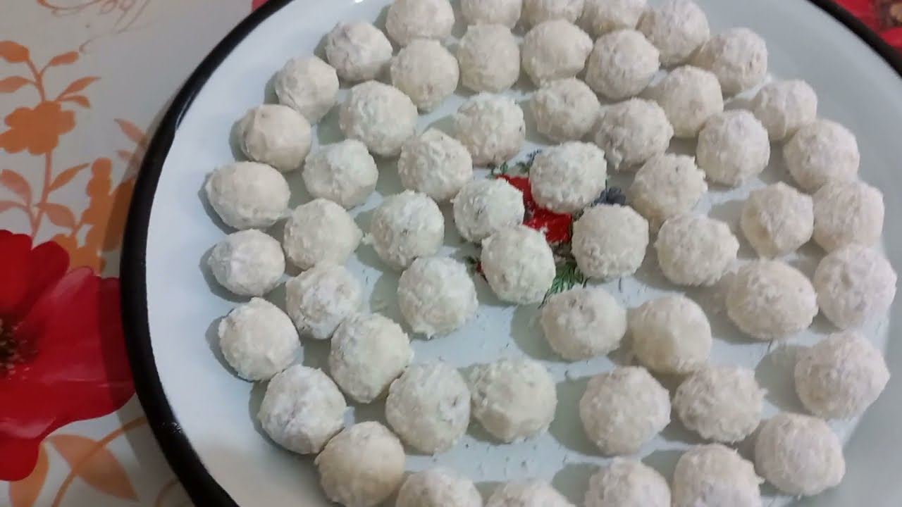 Minik Cevizli Kar Topları Pişirmeden 5 Malzeme ile Olan Pratik İkramlık