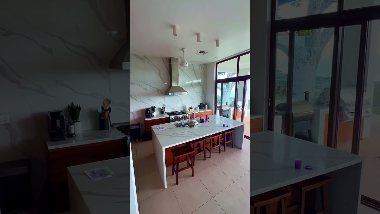 Discover Your Paradise at 35 Key View, Roatan, Honduras! 🏝️