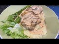 Deliciosos muslo de pollo en salsa blanca( Delicious chicken thigh in white sauce)