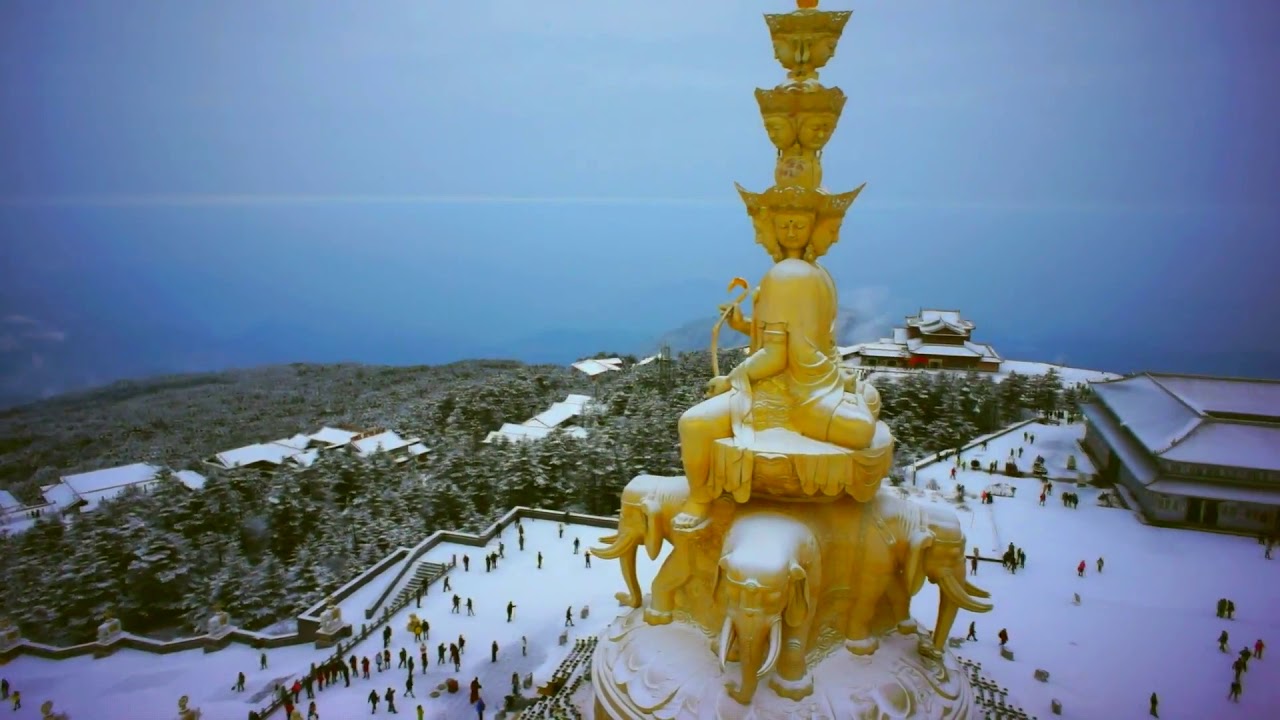 Tượng Thập Phương Phổ Hiền ở đỉnh núi Nga Mi, Tứ Xuyên Trung Quốc những ngày  đông | Nhìn từ trên cao - YouTube