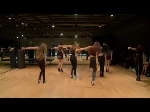 BLACKPINK predebut (7 member: Hannah, Jennie, Miyeon, Lisa, Rosé, Jinny, Jisoo)