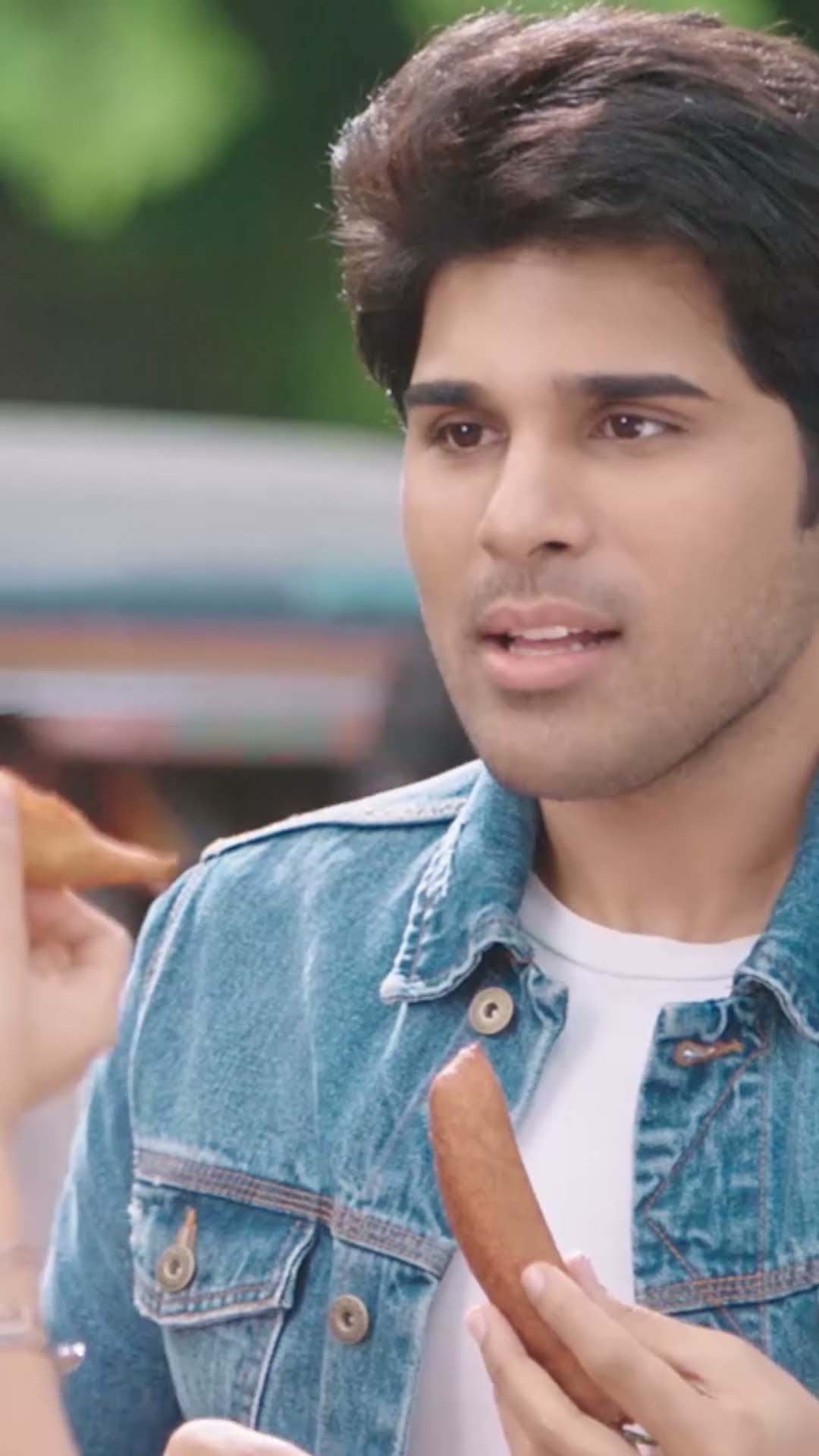 Rukshar Dhillon Allu Sirish Ko Apni Tarah Se Pura Sheher Ghumati Hai #abcd #youtubeshorts