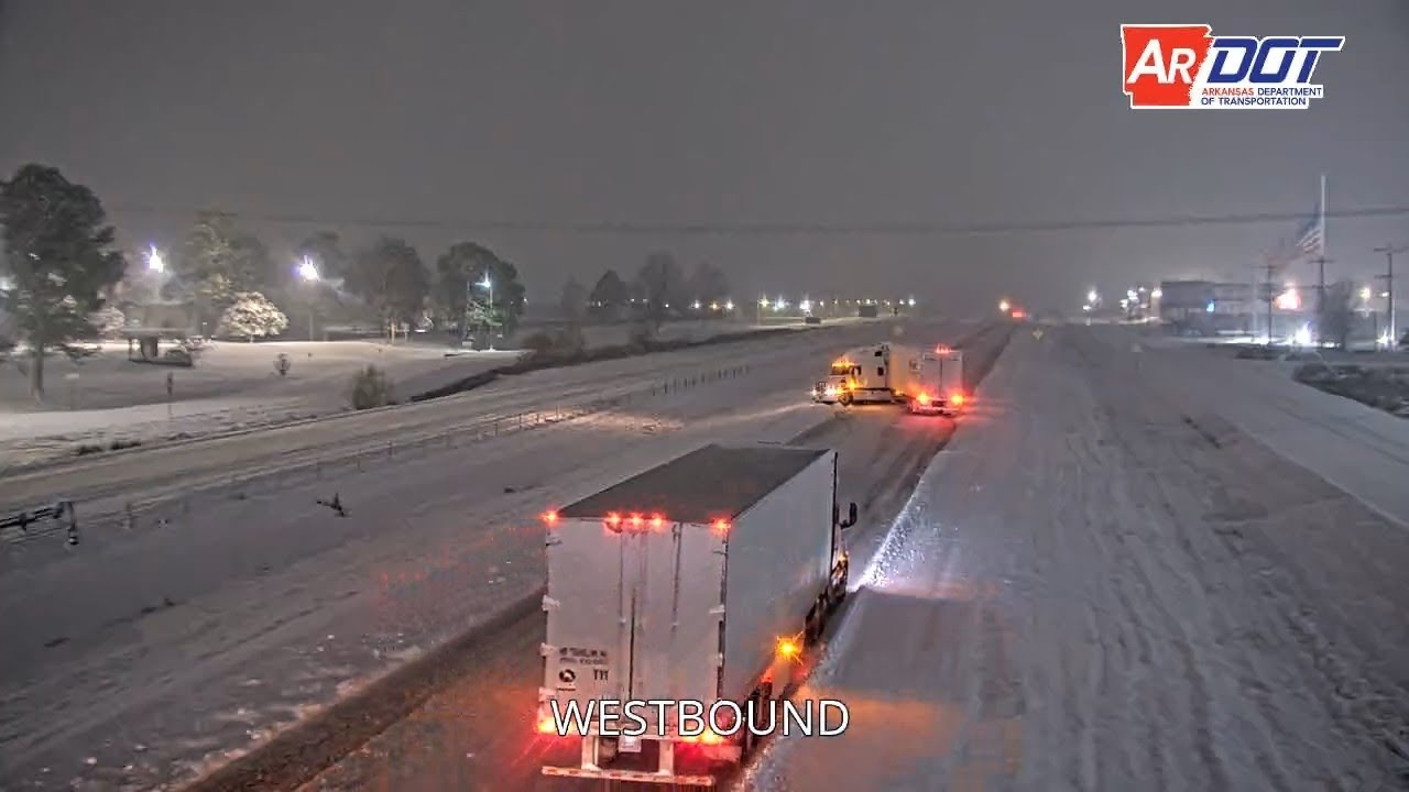 Arkansas: Tractor Trailer Jackknifes, Blocking I-40 Westbound In North ...