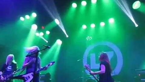 L7 - "Pretend We're Dead" live at White Oak Music Hall (Houston, TX) 7/2018