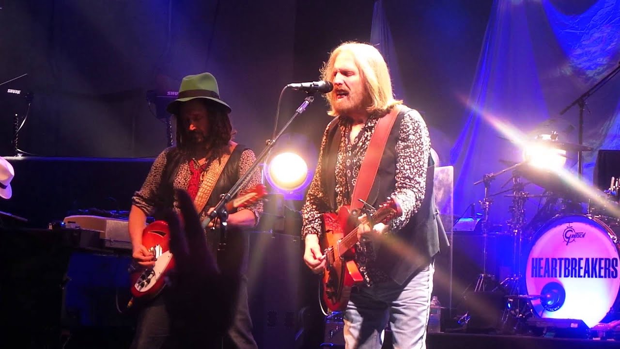 Free Fallin' LIVE Tom Petty 9-11-14 PNC Arts Center, Holmdel, NJ - YouTube Cool Hand 62