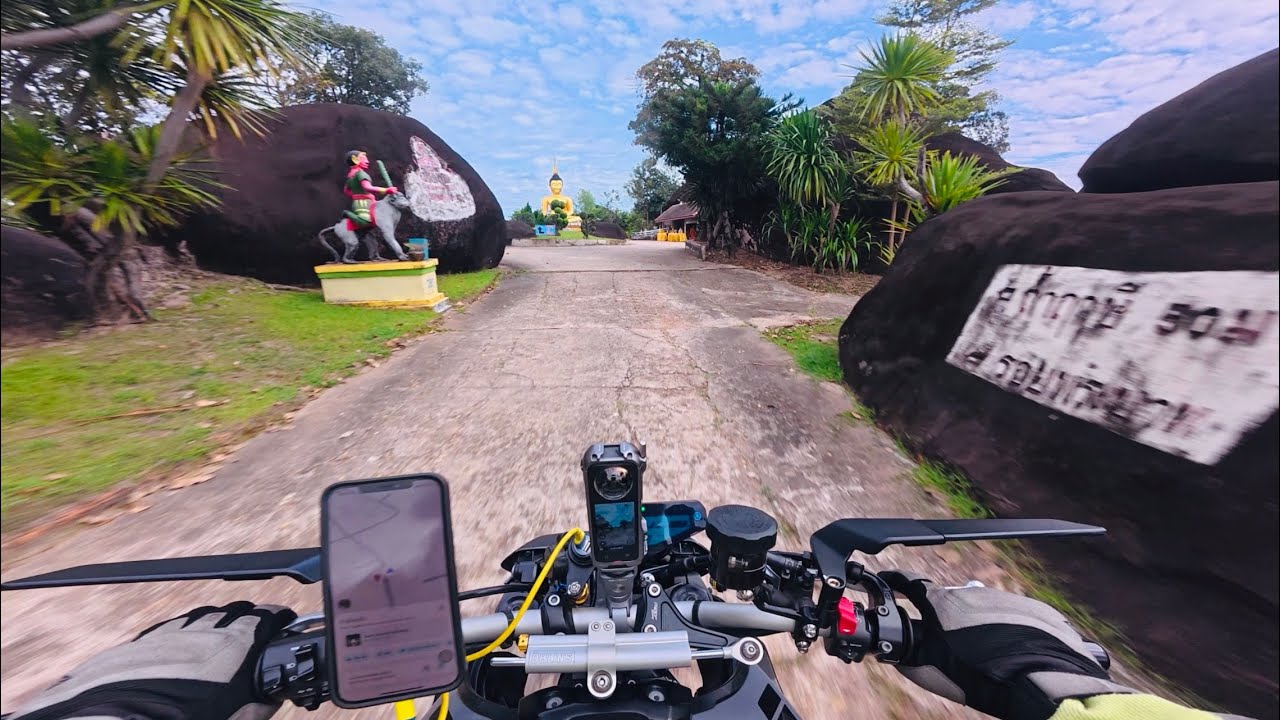 วิวสวยภูเขาล้อมเมือง ขี่ MT-09 เที่ยว วัดถ้ำศรีธน จังหวัด บึงกาฬ 