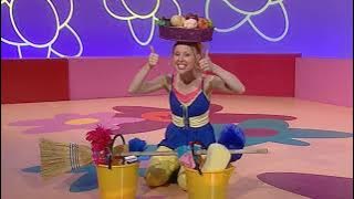 Hi-5 Charli Carries Heavy Load to Grans