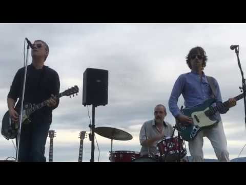 The Figgs "Intermission" auf YouTube ansehen The Figgs "Intermission" auf YouTube ansehen