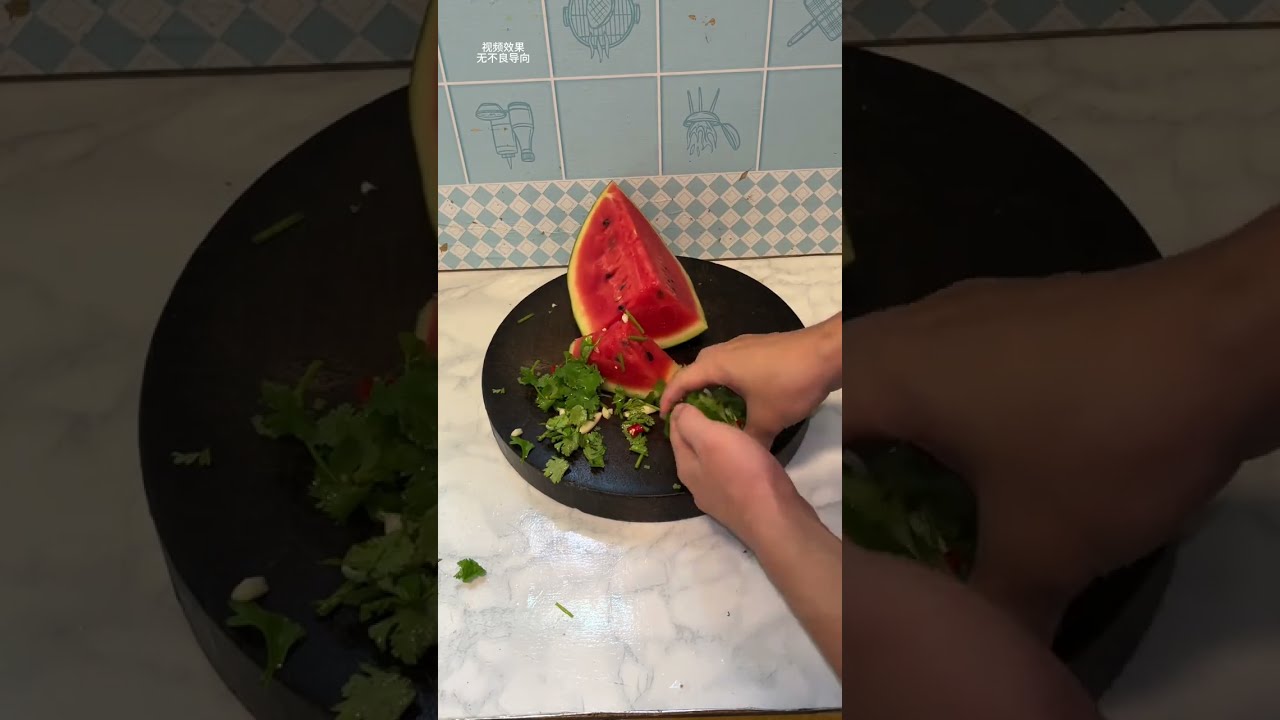 Good Friends Invite You To Eat Garlic And Watermelon Confuse Your Behavior