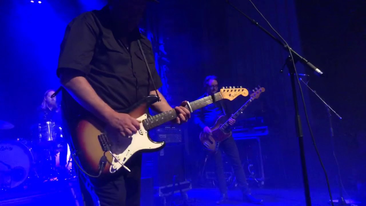 Daniel Lohues - Hier kom ik weg - YouTube