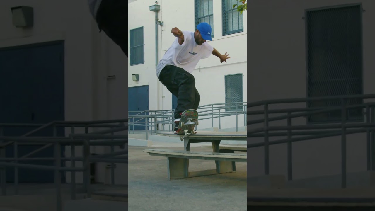 Skater and cameraman are on point 📷@chrisrayfilms 🛹 @tiagolemoskt