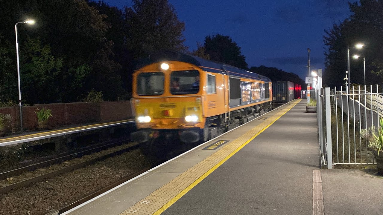 66311 4E39 with 16 containers 18;24 running on time Lea Road 25/10/2025