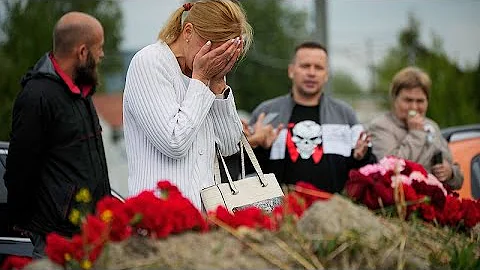 Сколько цветов приносят на похороны в Украине