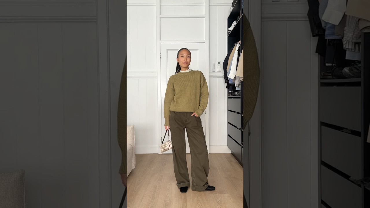 🍁 Ники Хан воплощает уютную и современную осеннюю моду в этом образе. 