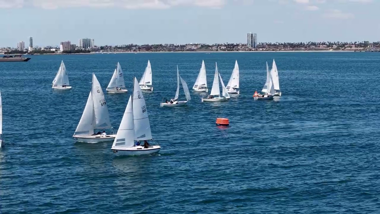 ⁣2026 Cal 20 Champs   Race 1   Leeward gate