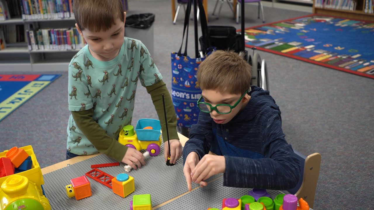 Spending the Day at the Library With 3 Kids - YouTube