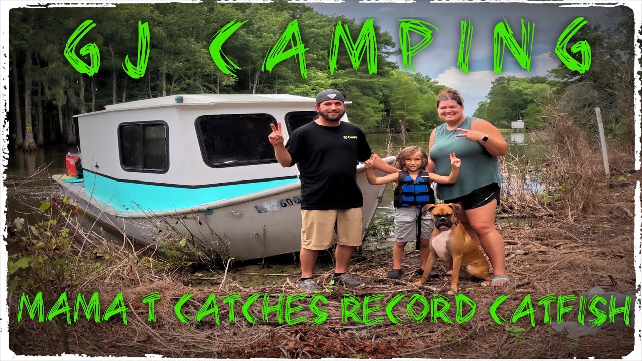 Ночевка в палатке на лодке (мама Т поймала рекордного сома)