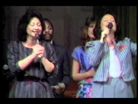 Come Let Us Worship the King - YouTube