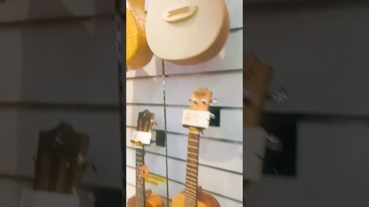 UKULELE  