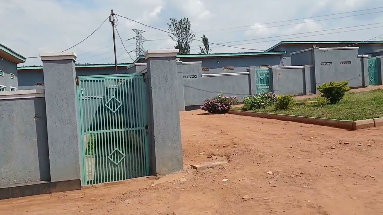 DORE INZU WAGURA ZIKAJYA  ZIKWINJIRIZA AGATUBUTSE 1M 200K KURI MILIYONI 160 TL 0788866655/0780505745