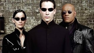 شاب عايش في عالم المصفوفة بيكتشف أن عنده قوة خارقة | ملخص فيلم The matrix 1