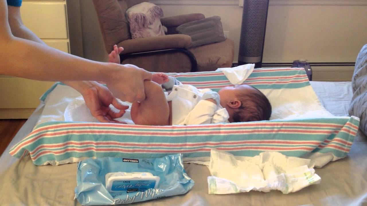 Fatherhood Howto Change Baby s Diaper YouTube Fatherhood Howto Change Baby s Diaper YouTube