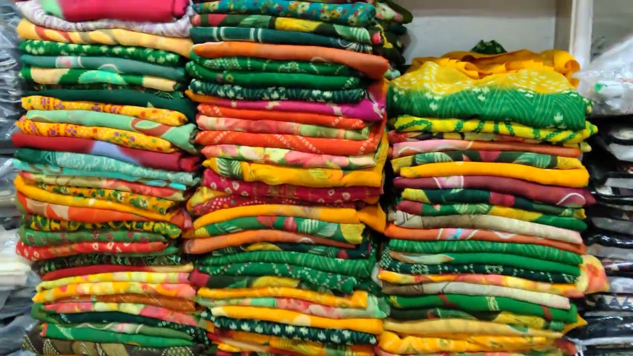 🥻ઓઢણી સાડી ꜱʜᴏᴡ ʀᴏᴏᴍ📍  સેન્ટર જયશ્રી ચામુંડા ફૂલ હાર થરા➡️ મૂકેશ  / 9998643739♀️ અવશ્ય મુલાકાત કરો