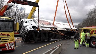 VN24  Pipe track cooling truck overturned  meat saved  rare soft landing during crane recovery