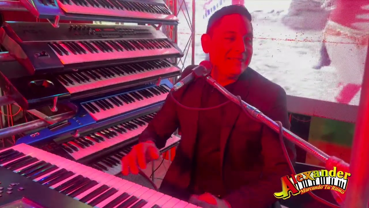 ALEXANDER Y SUS TECLADOS MARCANDO TU RITMO - BAILA LA CHUNCHACA