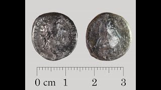 Ребёнок обнаружил в песочнице древнеримскую монету