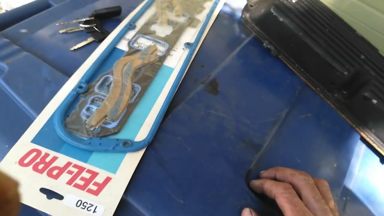 351Windsor Sbf Short Ford Racing valve covers installed on Efi intake